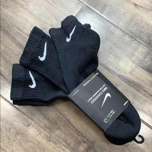 NIKE EVERYDAY COTTON CUSHIONED ANKLE TRAININ SOCKS